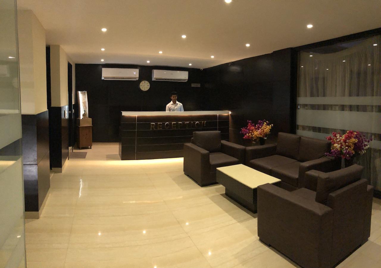 Solitaire Hotel New Delhi Eksteriør billede
