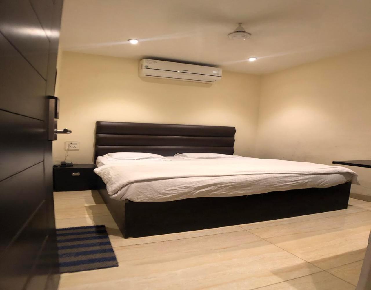 Solitaire Hotel New Delhi Værelse billede
